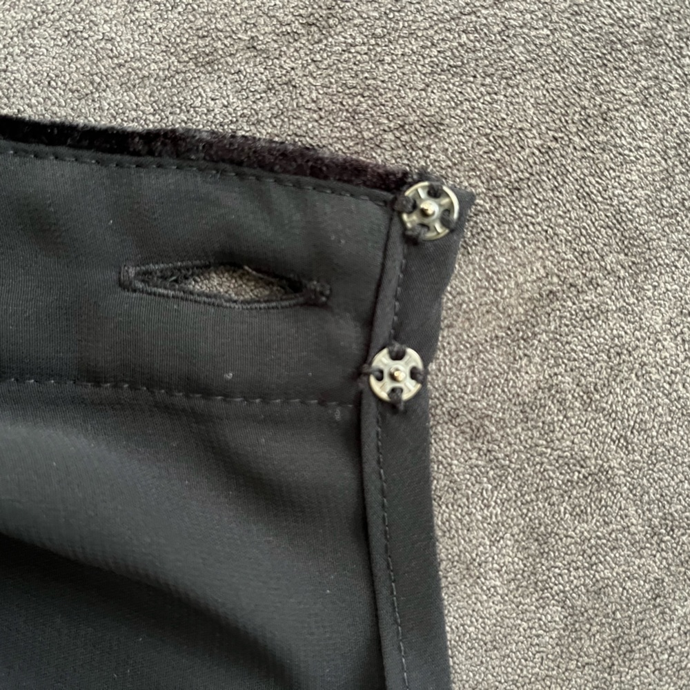 Gigi by Gillian Peek a Boo Back Black Dress Size 6 - Picture 9 of 10
